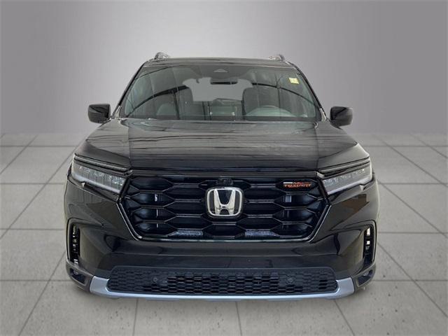 new 2025 Honda Pilot car, priced at $50,895