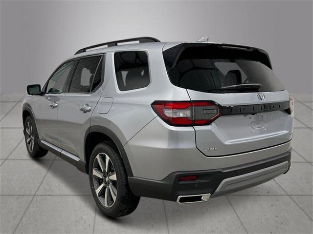 new 2025 Honda Pilot car, priced at $54,575