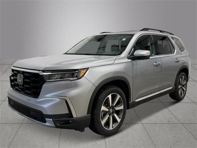 new 2025 Honda Pilot car, priced at $54,575