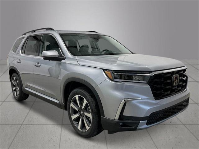 new 2025 Honda Pilot car, priced at $54,575