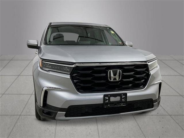 new 2025 Honda Pilot car, priced at $47,095
