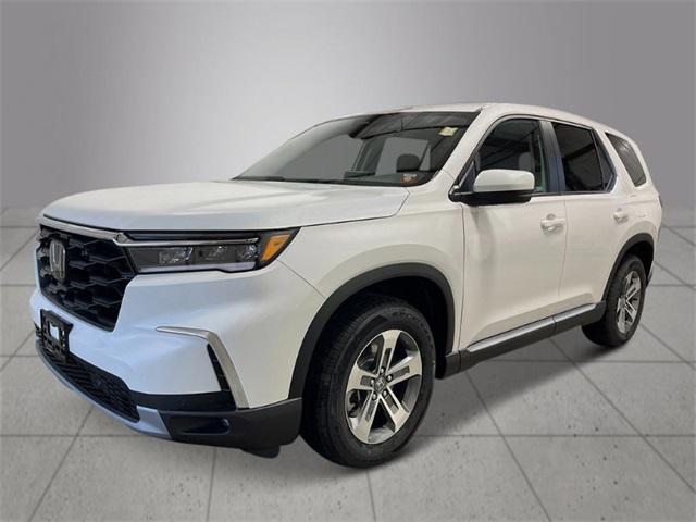 new 2025 Honda Pilot car, priced at $47,550