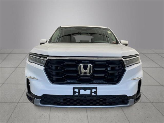 new 2025 Honda Pilot car, priced at $47,550