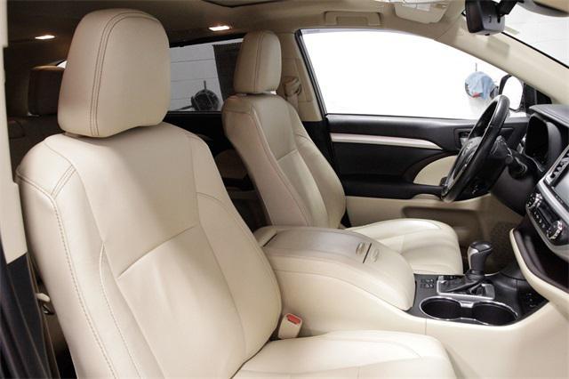 used 2019 Toyota Highlander car, priced at $25,707