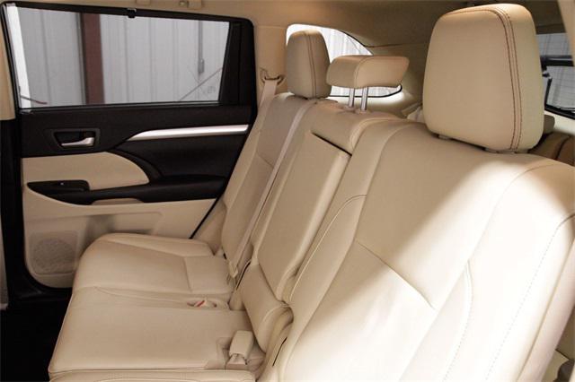 used 2019 Toyota Highlander car, priced at $25,707