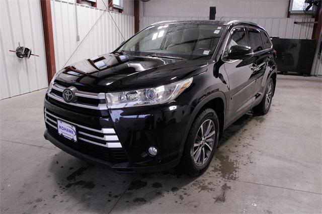 used 2019 Toyota Highlander car, priced at $27,221