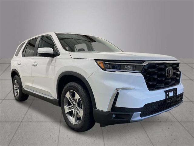 new 2025 Honda Pilot car, priced at $47,550