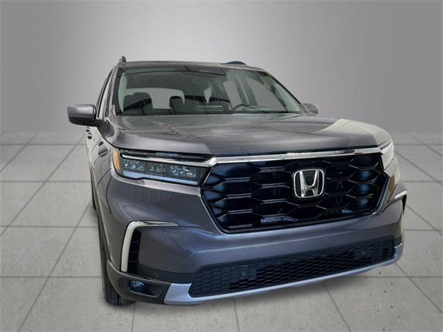 new 2025 Honda Pilot car, priced at $51,095