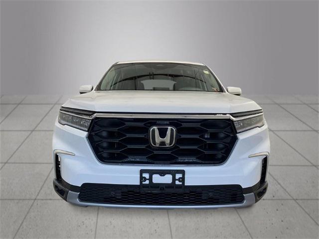 new 2025 Honda Pilot car, priced at $47,550