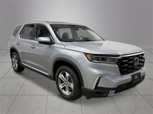 new 2025 Honda Pilot car, priced at $47,825