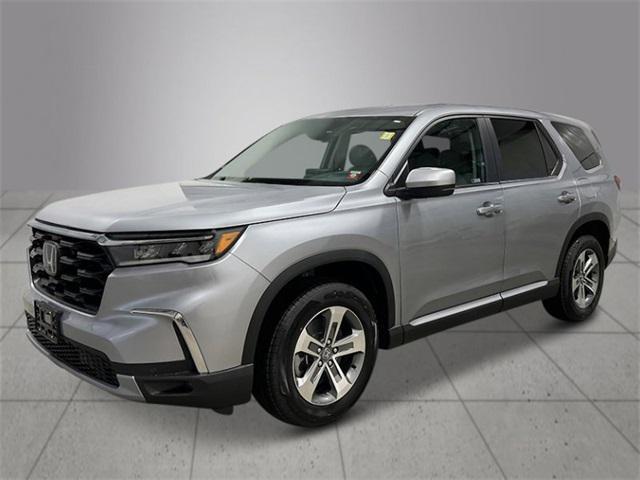 new 2025 Honda Pilot car, priced at $47,825