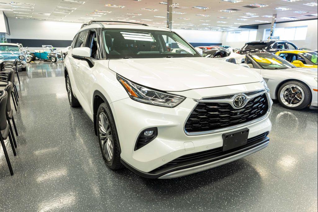 used 2020 Toyota Highlander car, priced at $34,999