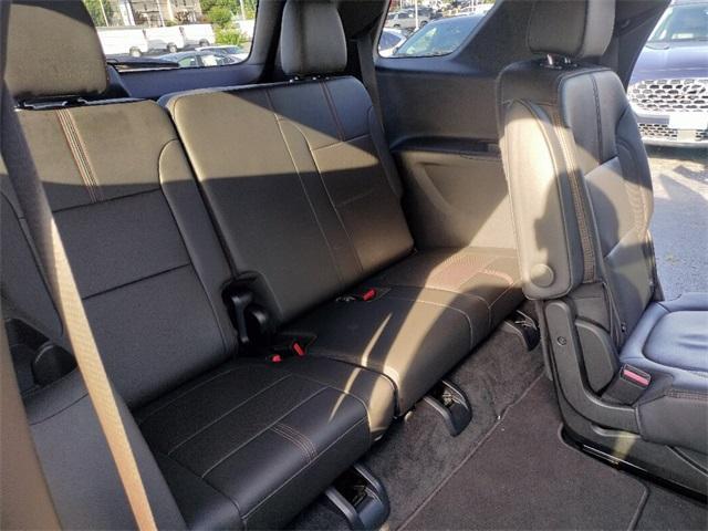 used 2023 Chevrolet Traverse car, priced at $33,980