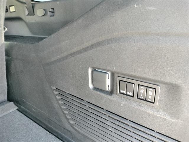 used 2022 GMC Yukon XL car, priced at $44,000