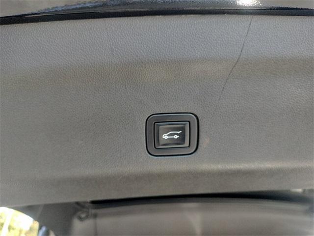 used 2022 GMC Yukon XL car, priced at $44,000