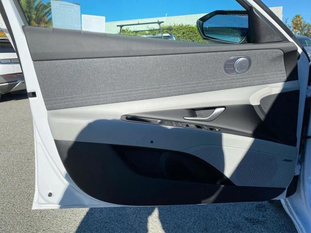 new 2025 Hyundai Elantra car, priced at $30,585