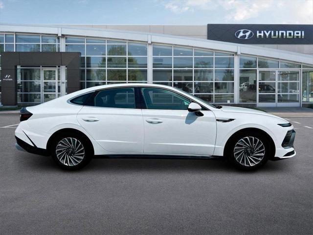 new 2025 Hyundai Sonata Hybrid car, priced at $38,895