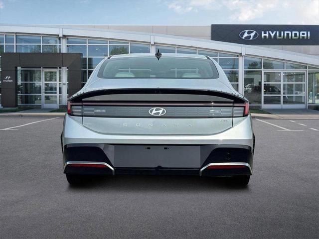 new 2025 Hyundai Sonata Hybrid car, priced at $38,385