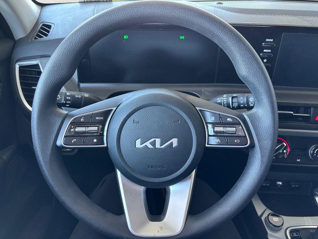 used 2025 Kia Seltos car, priced at $23,295
