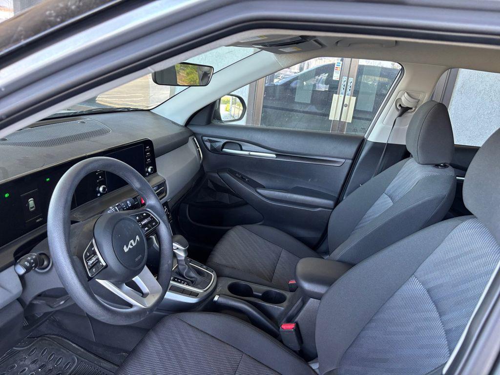 used 2025 Kia Seltos car, priced at $23,295