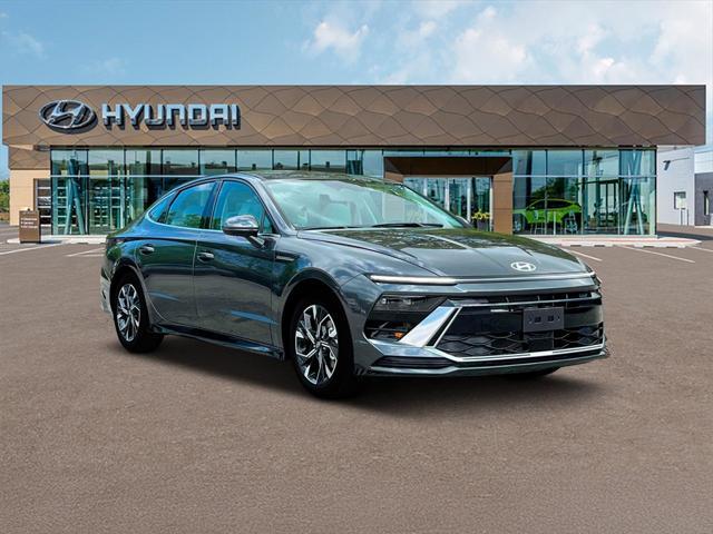 new 2025 Hyundai Sonata car, priced at $28,885