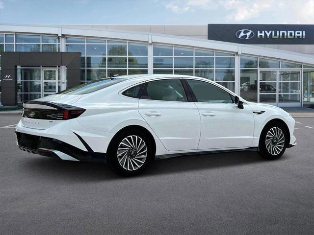 new 2025 Hyundai Sonata Hybrid car, priced at $32,630