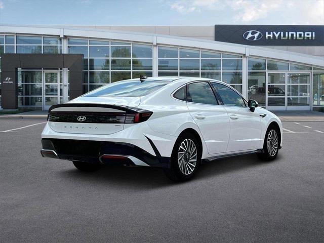 new 2025 Hyundai Sonata Hybrid car, priced at $32,630