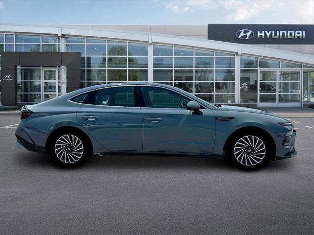new 2025 Hyundai Sonata Hybrid car, priced at $38,080