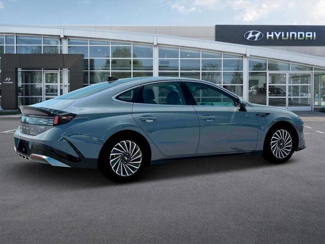 new 2025 Hyundai Sonata Hybrid car, priced at $38,080