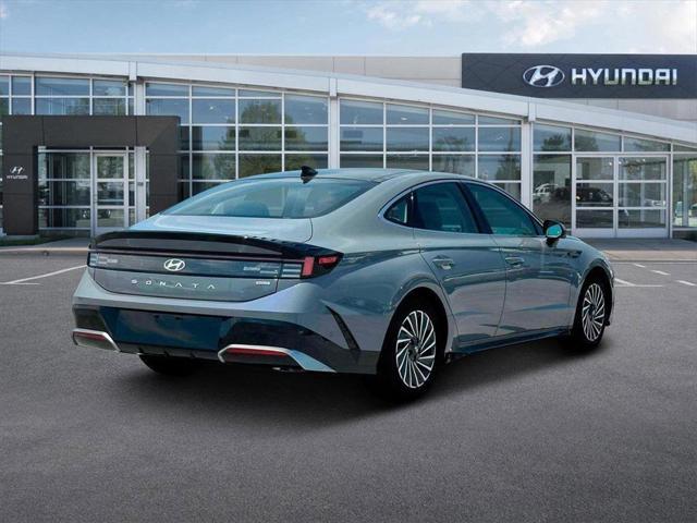 new 2025 Hyundai Sonata Hybrid car, priced at $38,080