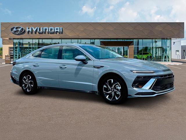 new 2025 Hyundai Sonata car, priced at $28,885