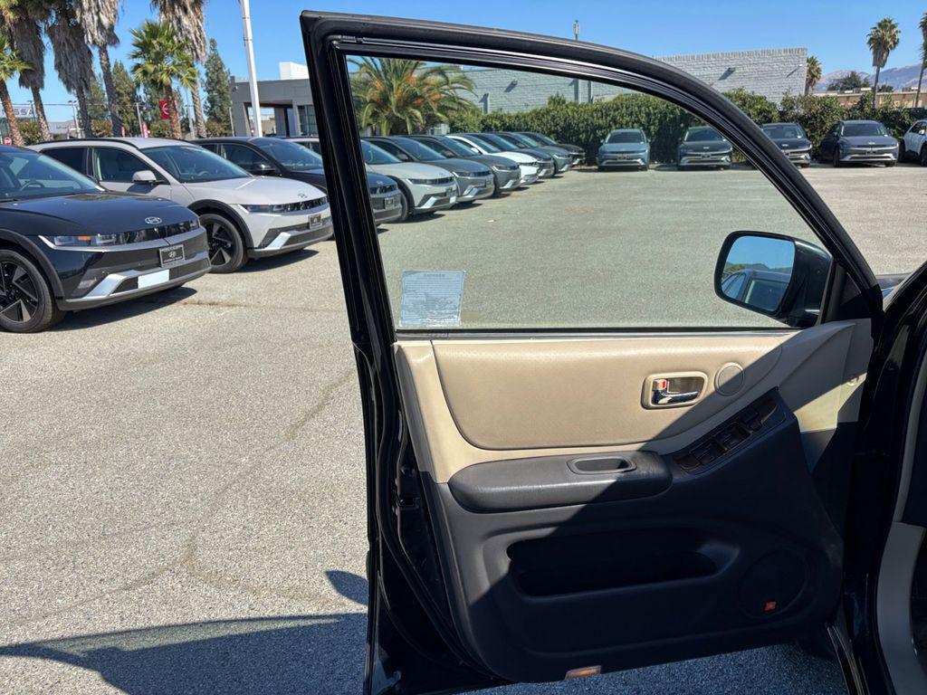 used 2003 Toyota Highlander car, priced at $4,100