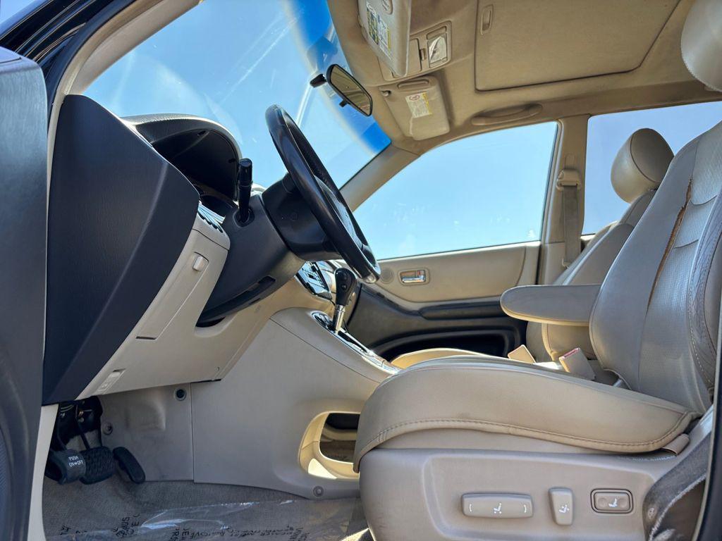 used 2003 Toyota Highlander car, priced at $4,100
