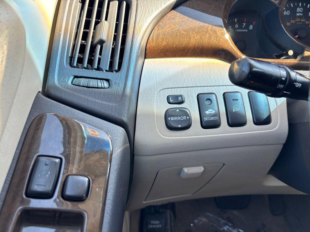 used 2003 Toyota Highlander car, priced at $4,100