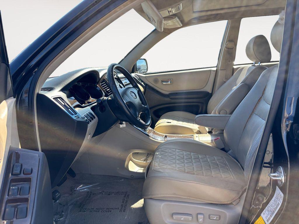 used 2003 Toyota Highlander car, priced at $4,100