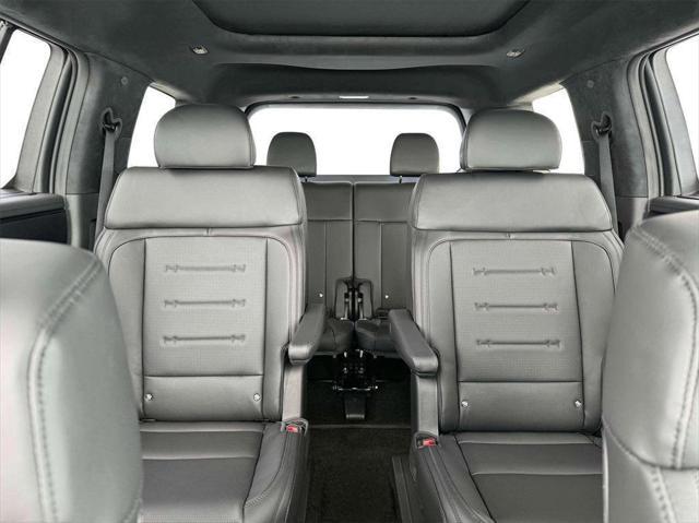 new 2025 Hyundai Santa Fe car, priced at $49,999