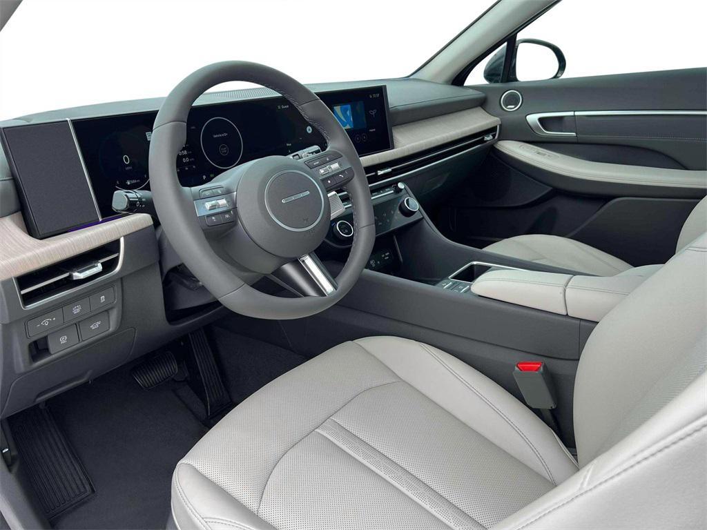 new 2025 Hyundai Sonata Hybrid car, priced at $38,075