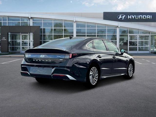 new 2025 Hyundai Sonata Hybrid car, priced at $38,075