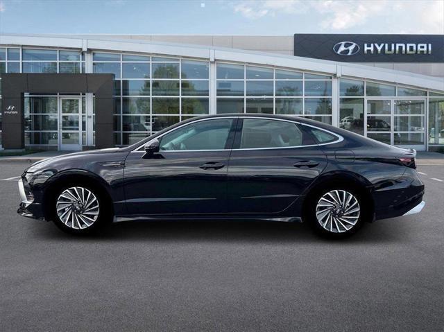 new 2025 Hyundai Sonata Hybrid car, priced at $38,075