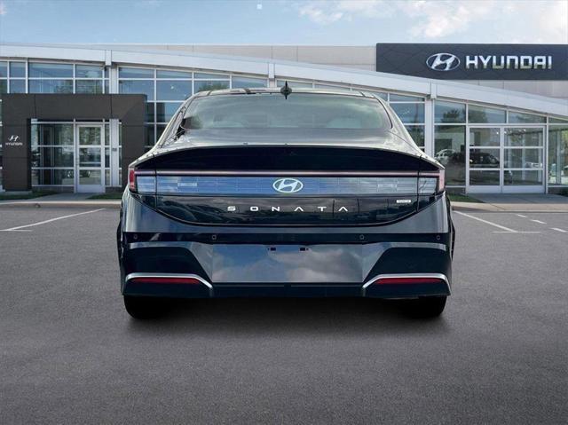 new 2025 Hyundai Sonata Hybrid car, priced at $38,075