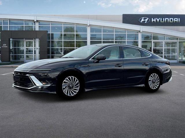new 2025 Hyundai Sonata Hybrid car, priced at $38,075