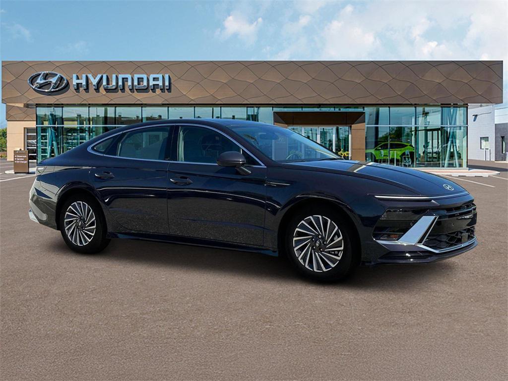 new 2025 Hyundai Sonata Hybrid car, priced at $38,130