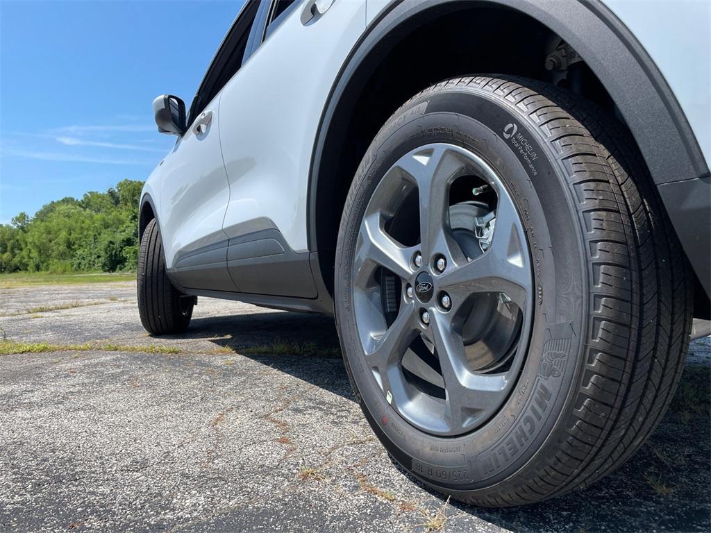 new 2025 Ford Escape car, priced at $34,080