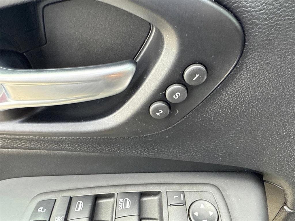 used 2022 Jeep Cherokee car, priced at $25,890