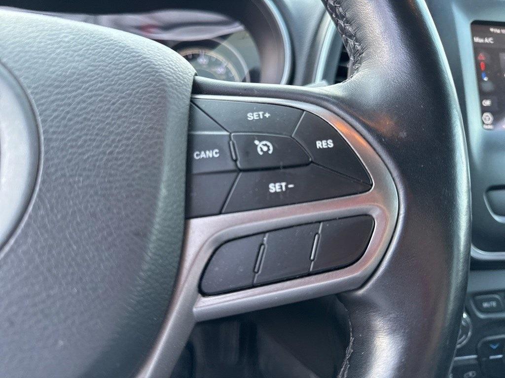 used 2021 Jeep Cherokee car, priced at $17,990