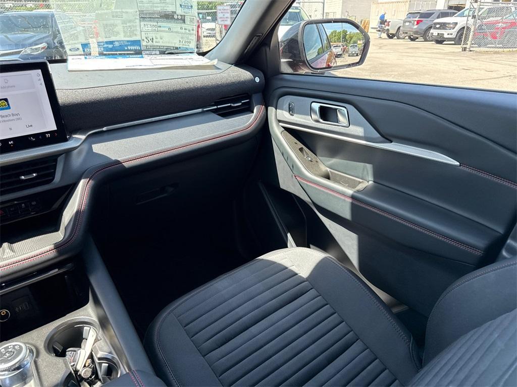 new 2025 Ford Explorer car, priced at $48,085