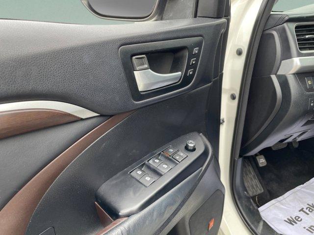 used 2015 Toyota Highlander car, priced at $21,990