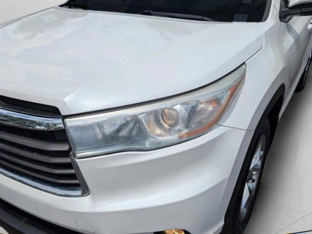 used 2015 Toyota Highlander car, priced at $23,990
