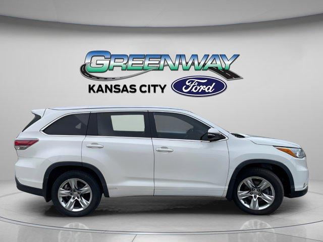 used 2015 Toyota Highlander car, priced at $23,890