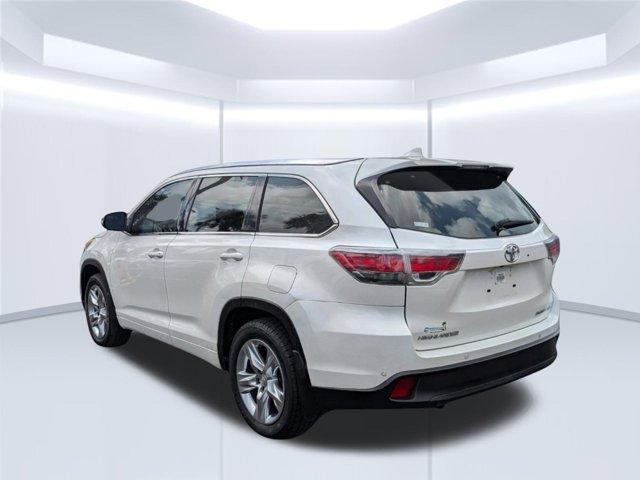 used 2015 Toyota Highlander car, priced at $23,990